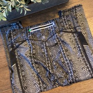 NWOT ATHLETA LEGGINGS SIZE MEDIUM